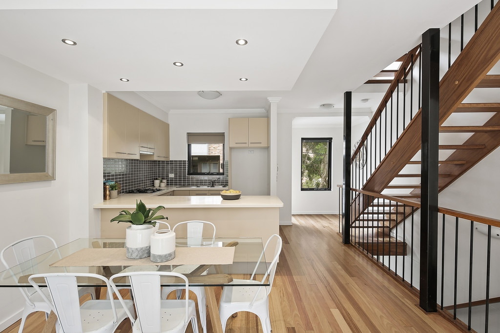 1F Goddard Street, Erskineville Sold by Raine & Horne Newtown - image 1