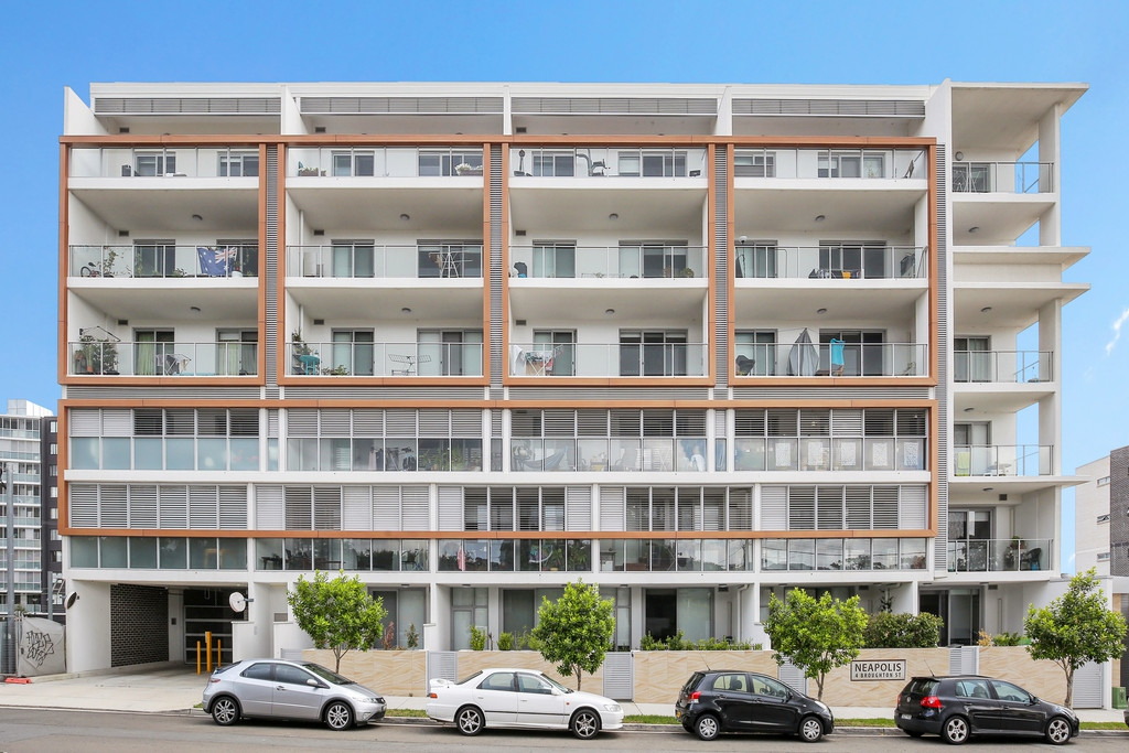 107/4 Broughton Street, Canterbury Sold by Raine & Horne Newtown - image 1