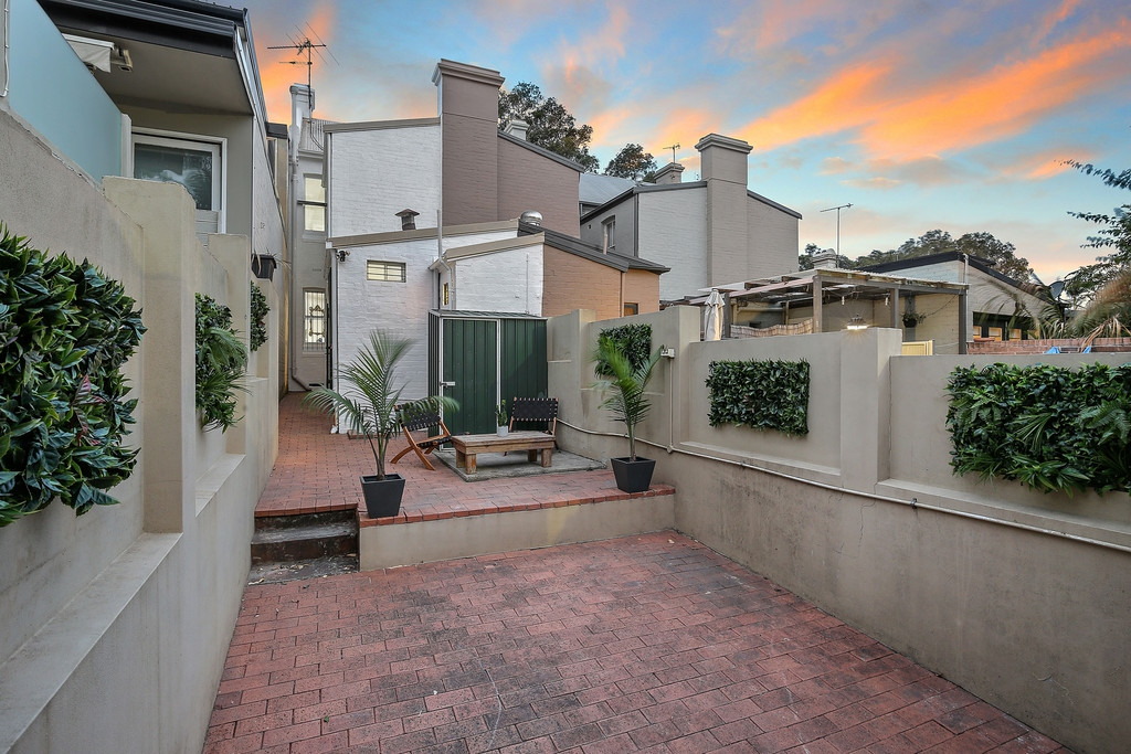 15 Pine Street, Newtown Sold by Raine & Horne Newtown - image 1