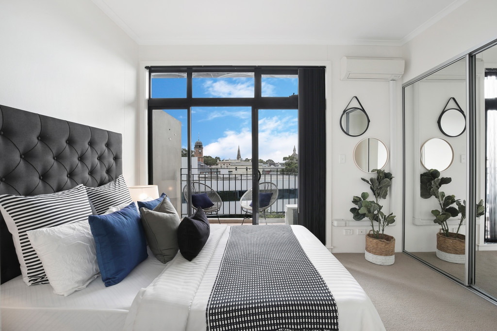 90/3-13 Erskineville Road, Newtown Sold by Raine & Horne Newtown - image 1