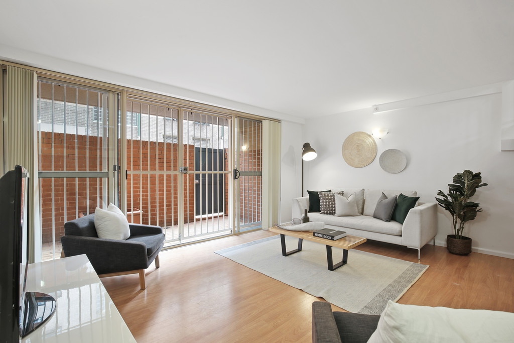 2/1 Wiley Street, Chippendale Sold by Raine & Horne Newtown - image 1