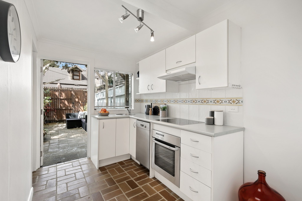 82 Prospect Street, Erskineville Sold by Raine & Horne Newtown - image 1