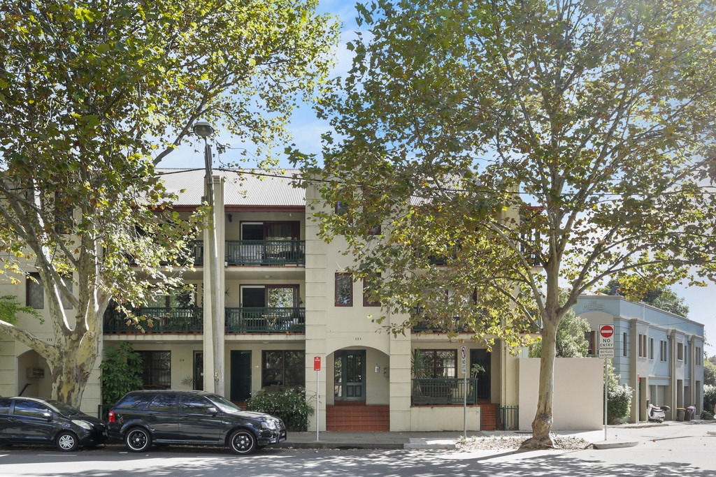 1/122 Swanson Street, Erskineville Sold by Raine & Horne Newtown - image 1