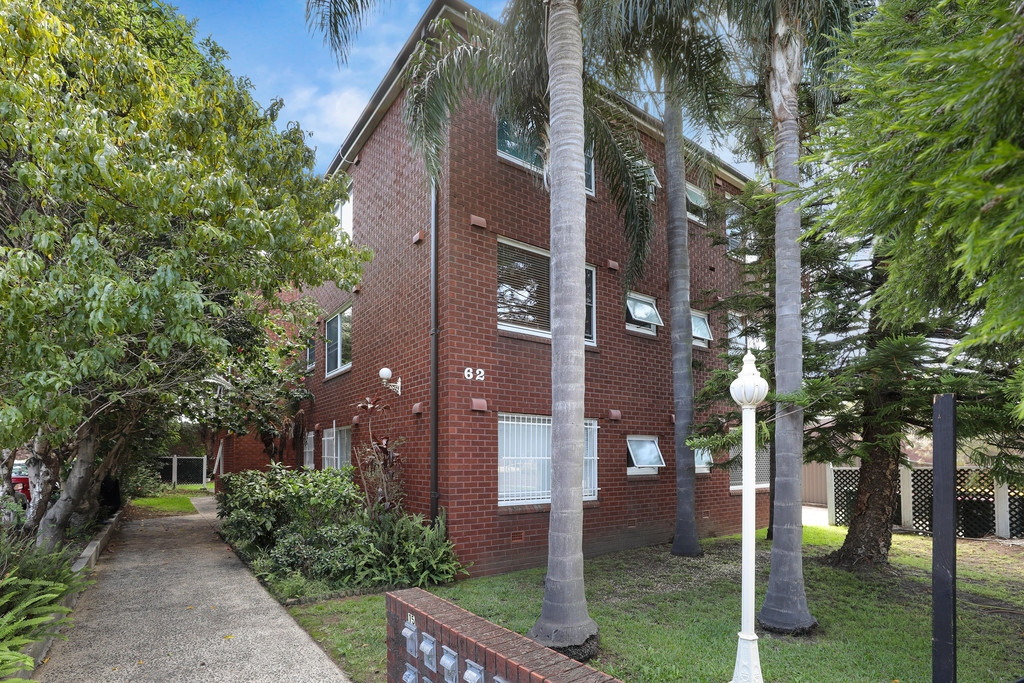 7/62 George Street, Marrickville Sold by Raine & Horne Newtown - image 1