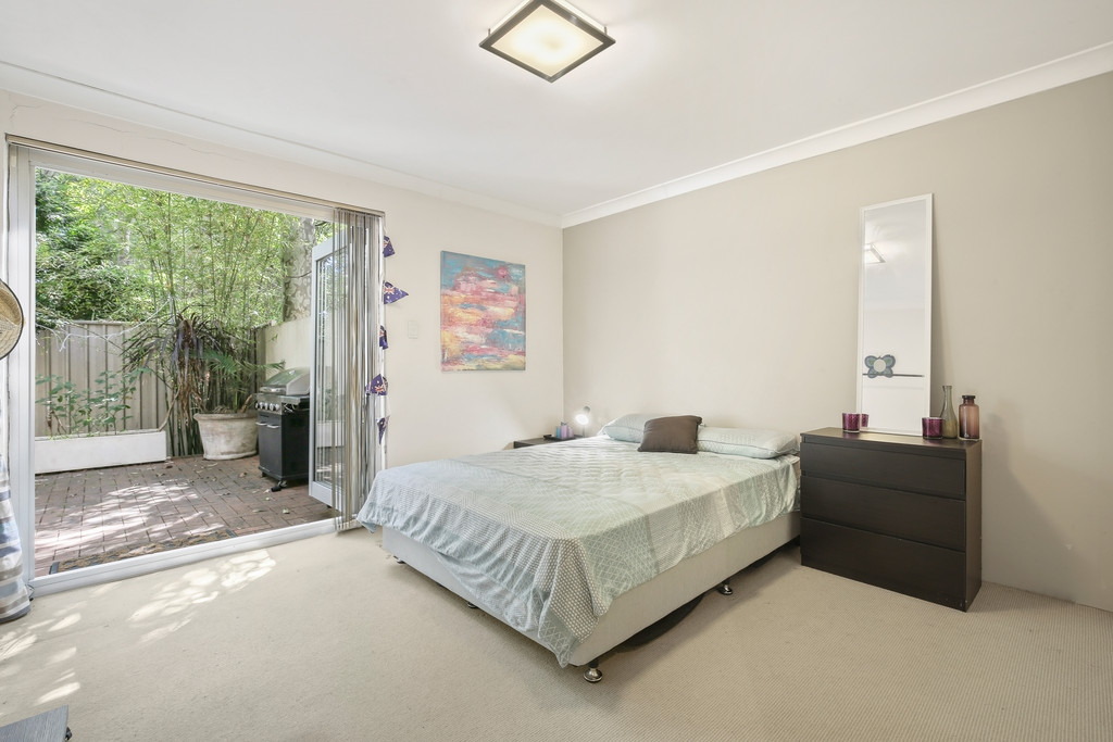 8/58 Park Street, Erskineville Sold by Raine & Horne Newtown - image 1