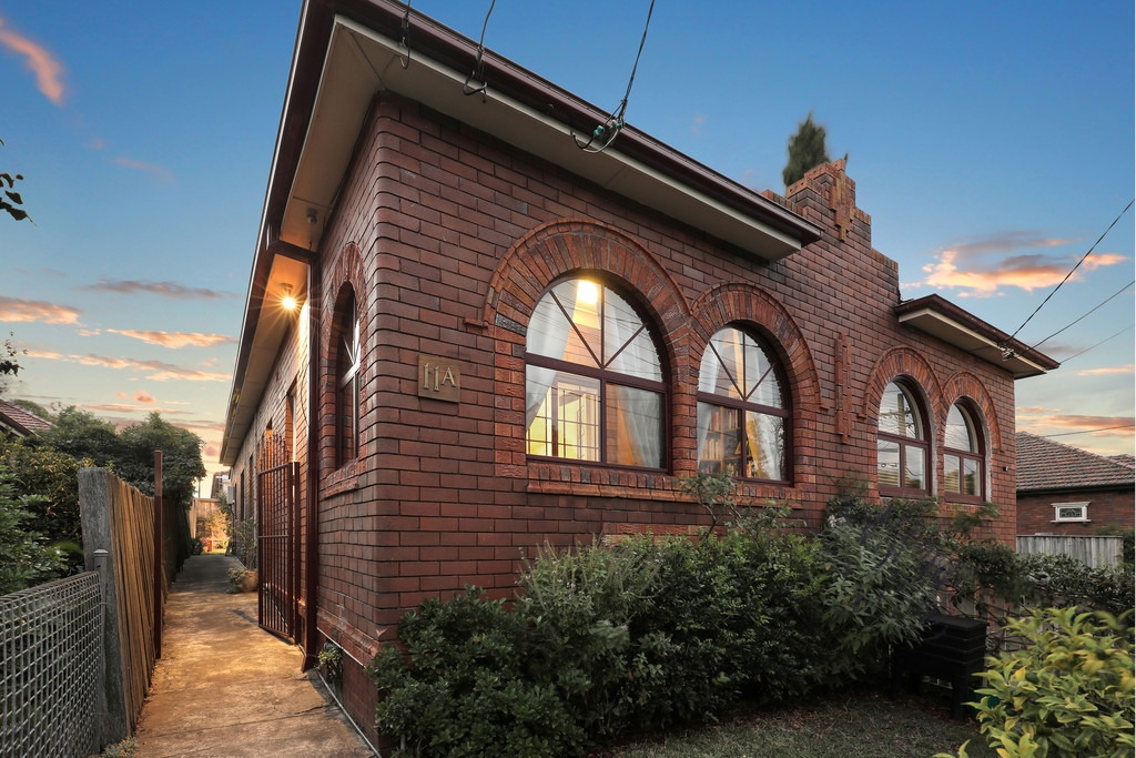 11A Alma Street, Ashfield Sold by Raine & Horne Newtown - image 1