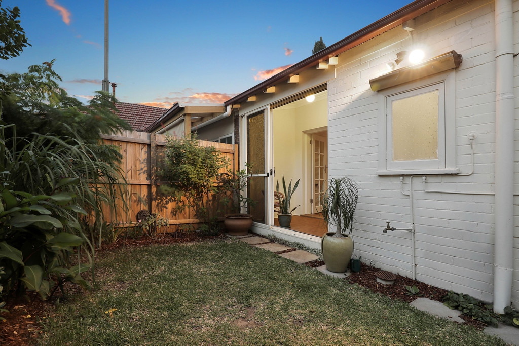 11A Alma Street, Ashfield Sold by Raine & Horne Newtown - image 1