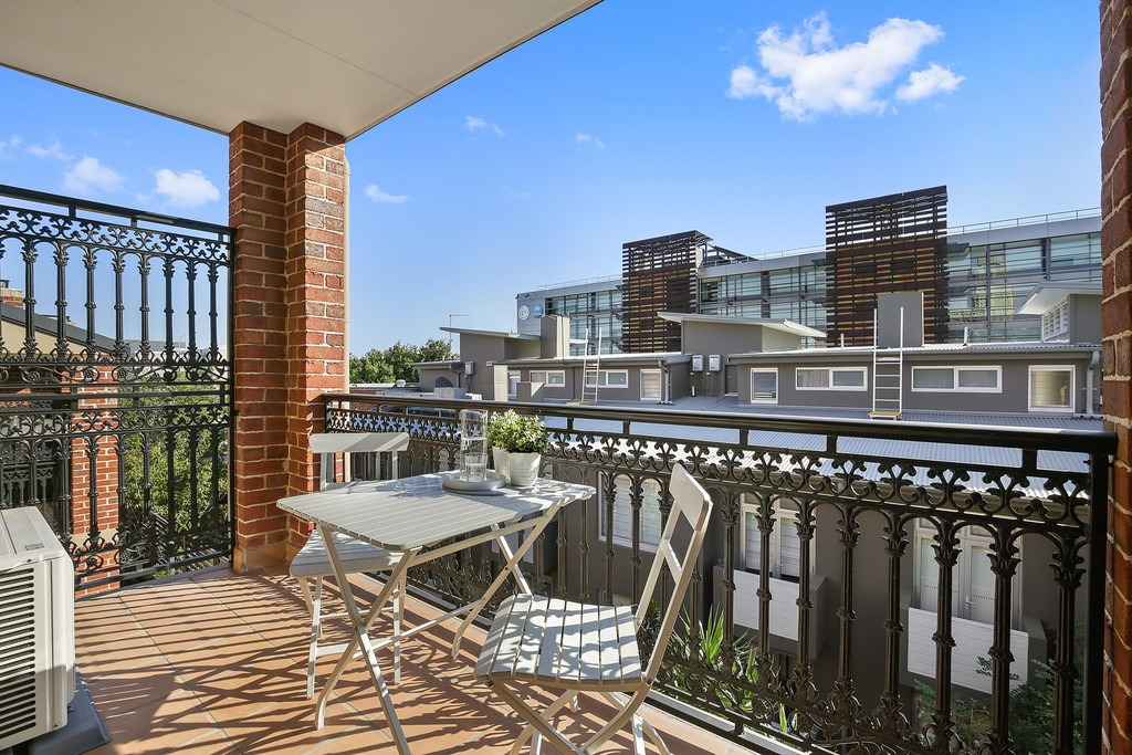 10/11-17 Wyndham Street, Alexandria Sold by Raine & Horne Newtown - image 1