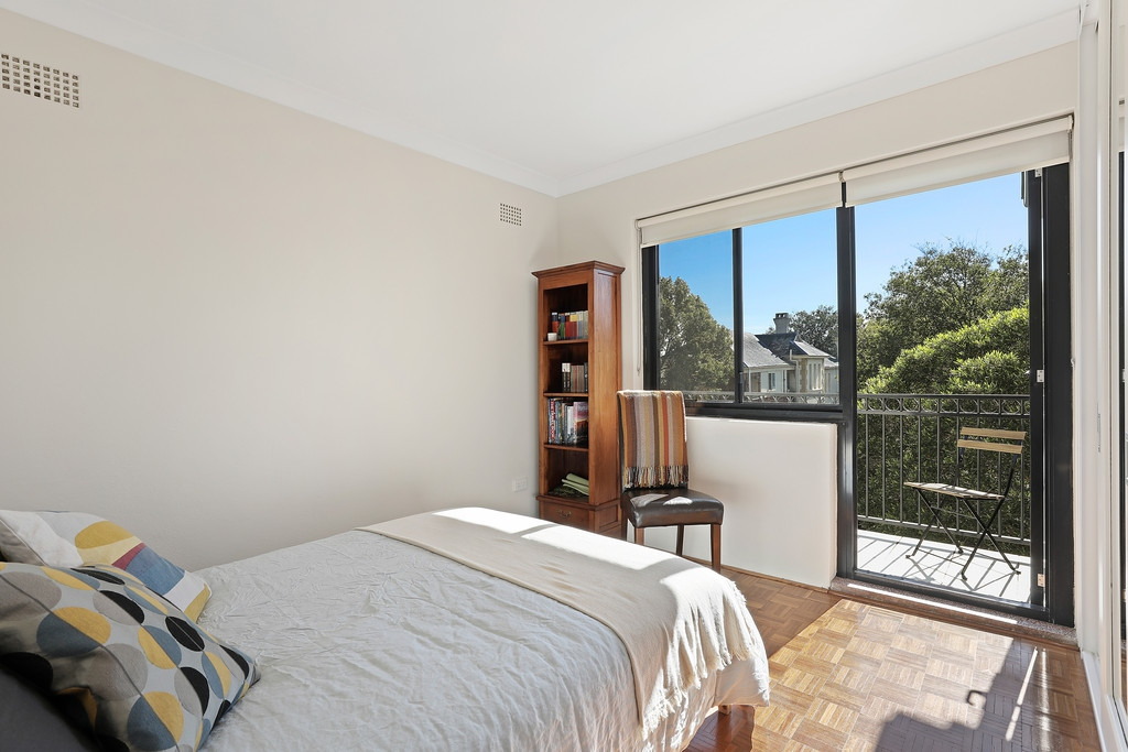 5/56 Cambridge Street, Stanmore Sold by Raine & Horne Newtown - image 1