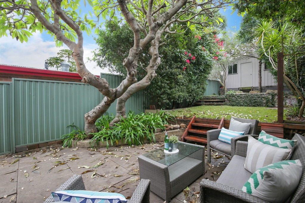 9 Excelsior Parade, Marrickville Sold by Raine & Horne Newtown - image 1