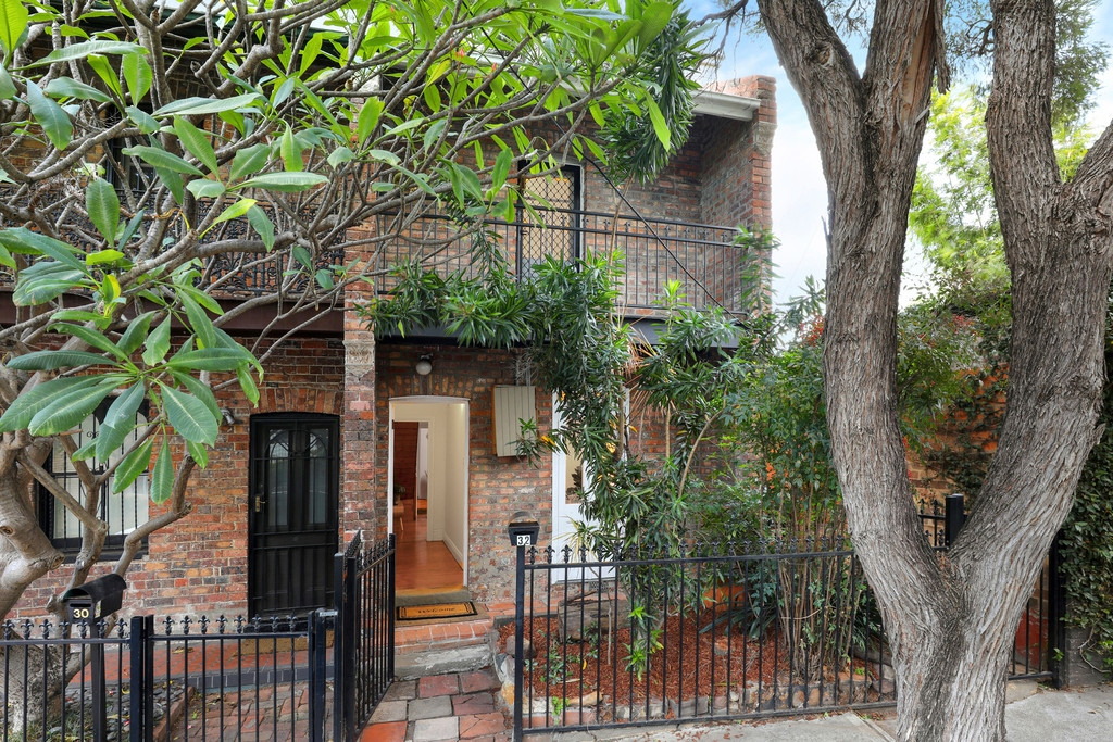 32 Charles Street, Enmore Sold by Raine & Horne Newtown - image 1