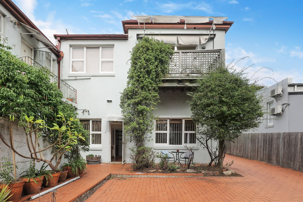 4/26 Harrow Road, Stanmore Sold by Raine & Horne Newtown - image 1