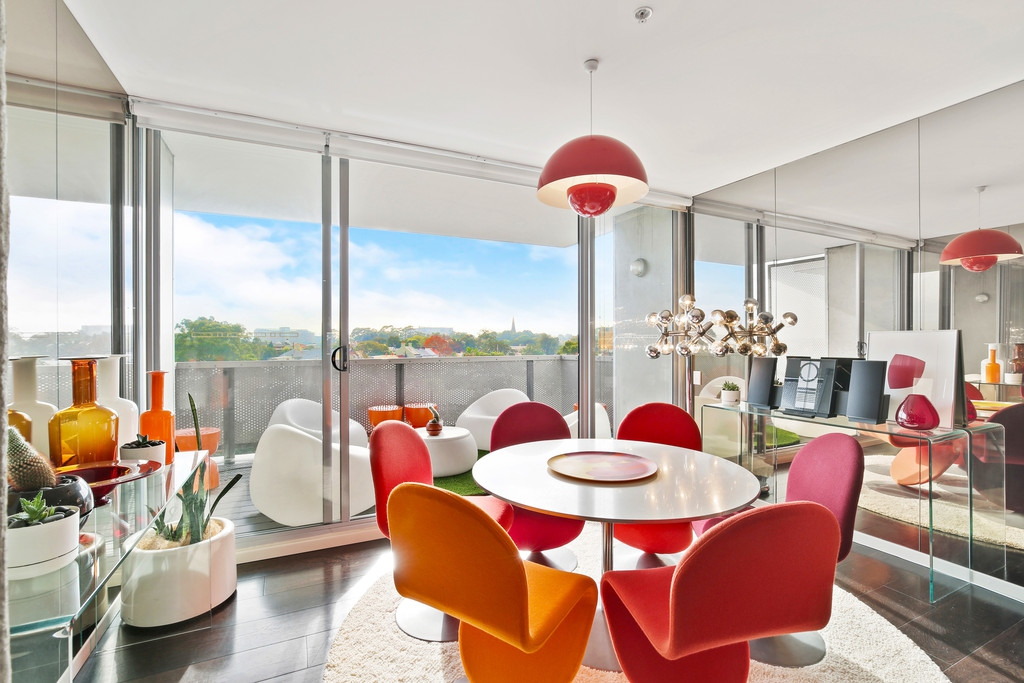 37/1 Gladstone Street, Newtown Sold by Raine & Horne Newtown - image 1