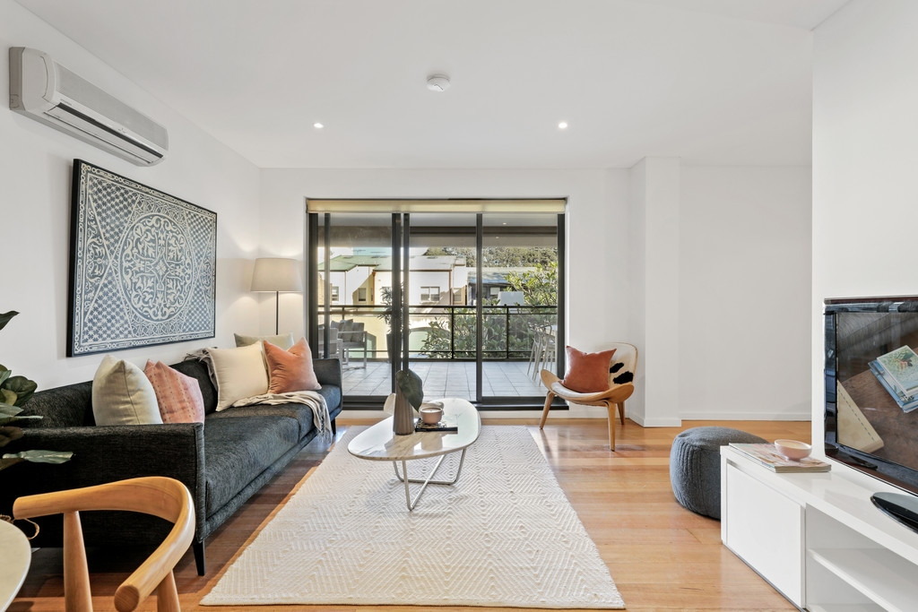 5/138 Botany Road, Alexandria Sold by Raine & Horne Newtown - image 1