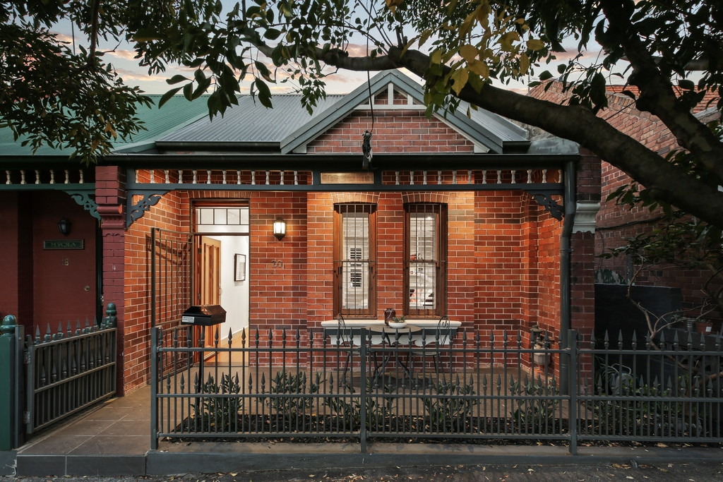 20 Roberts Street, Camperdown Sold by Raine & Horne Newtown - image 1