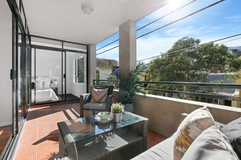 1/6-8 Northwood Street, Camperdown Sold by Raine & Horne Newtown - image 1