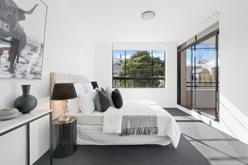 1/6-8 Northwood Street, Camperdown Sold by Raine & Horne Newtown - image 1