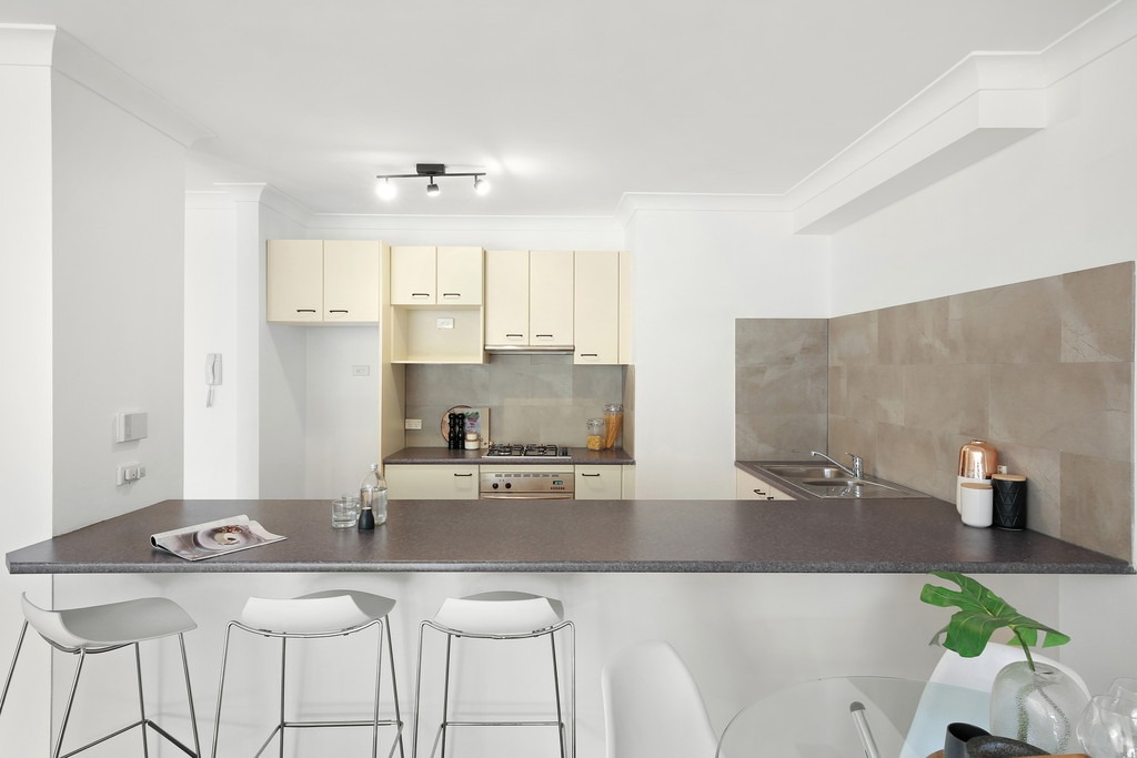 1/6-8 Northwood Street, Camperdown Sold by Raine & Horne Newtown - image 1