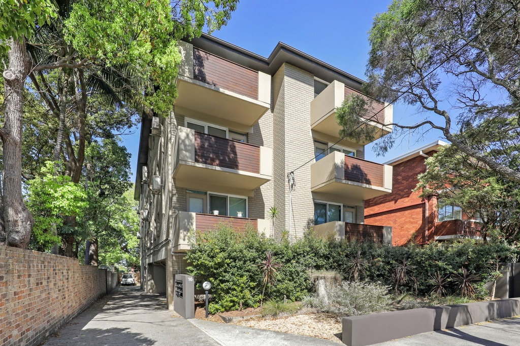 4/16 Sebastopol Street, Enmore Sold by Raine & Horne Newtown - image 1