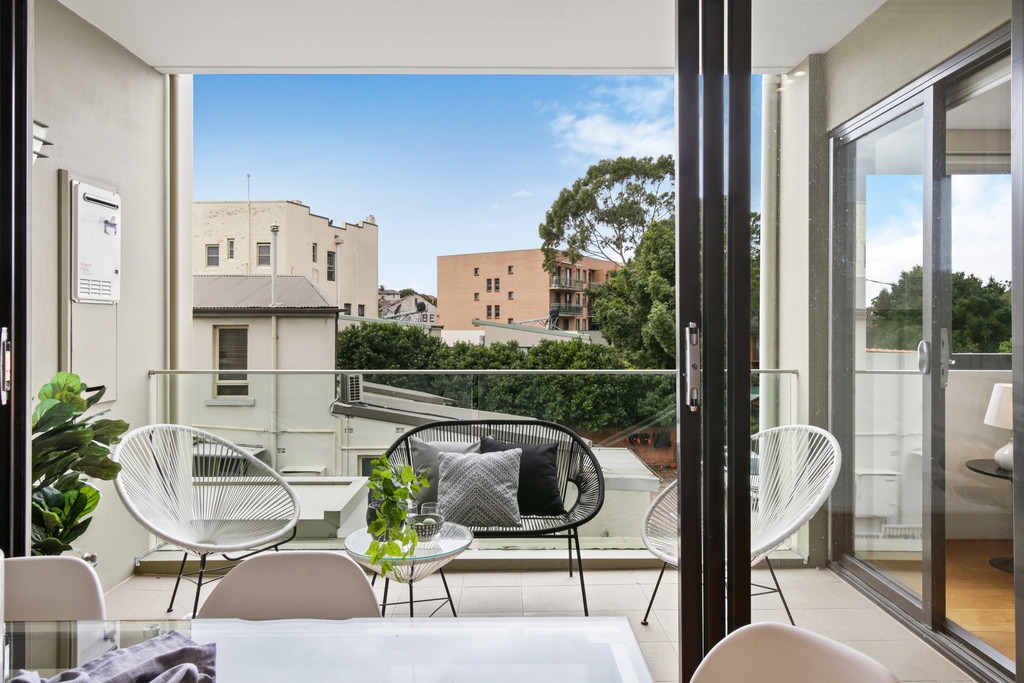 18/40 Maria Street, Petersham Sold by Raine & Horne Newtown - image 1