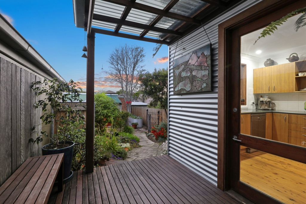 36 Wells Street, Newtown Sold by Raine & Horne Newtown - image 1