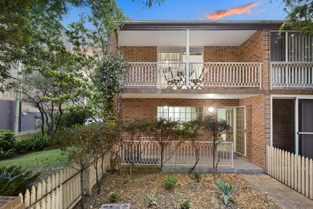 1/7-9 Pemell Lane, Newtown Sold by Raine & Horne Newtown - image 1