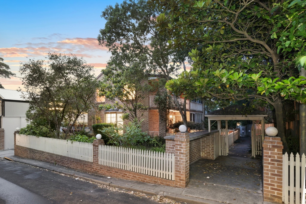 1/7-9 Pemell Lane, Newtown Sold by Raine & Horne Newtown - image 1