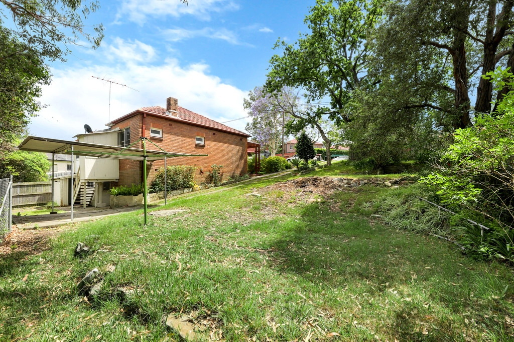 15 Johnston Street, Earlwood Sold by Raine & Horne Newtown - image 1