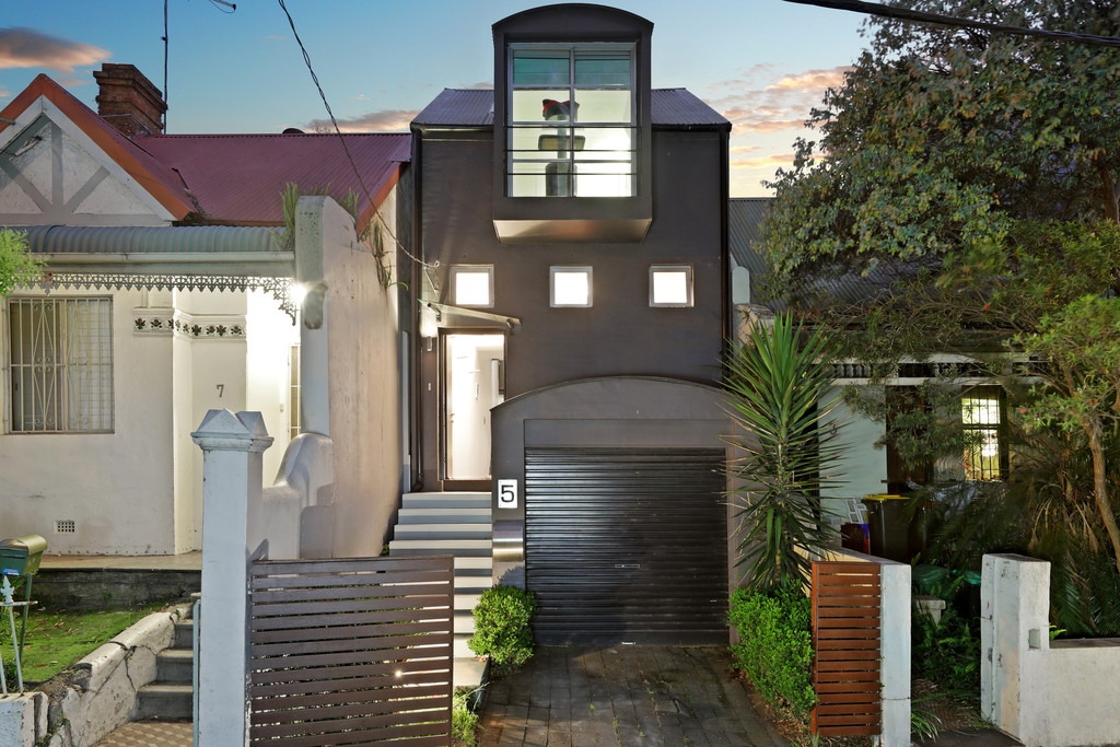 5 Copeland Avenue, Newtown Sold by Raine & Horne Newtown - image 1