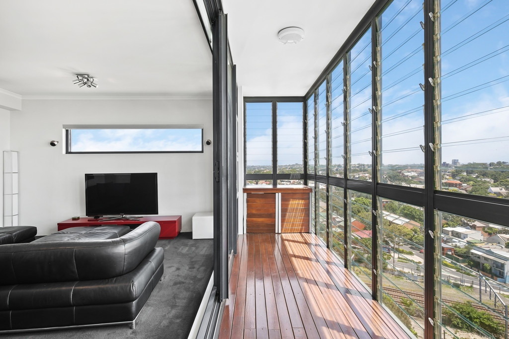 1402/221 Sydney Park Road, Erskineville Sold by Raine & Horne Newtown - image 1