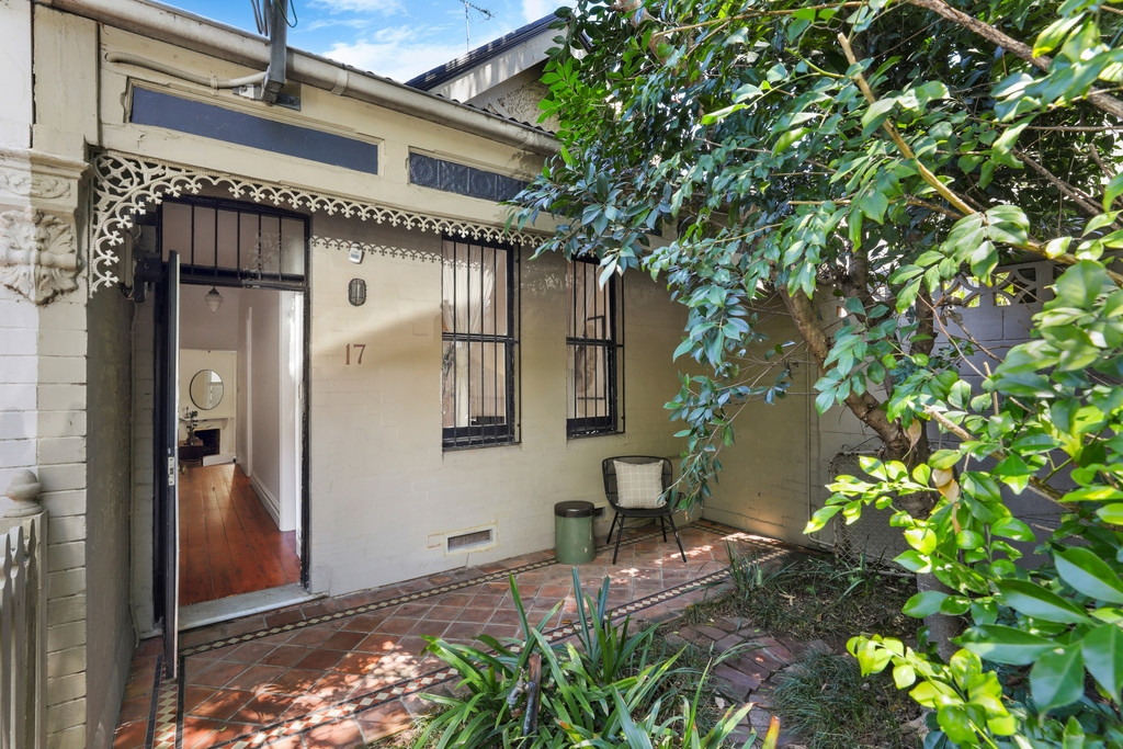 17 Bennett Street, Newtown Sold by Raine & Horne Newtown - image 1