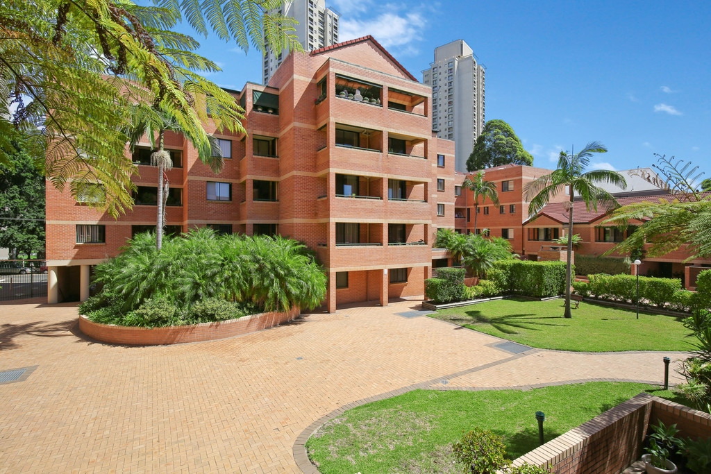 41/146-152 Pitt Street, Redfern Sold by Raine & Horne Newtown - image 1