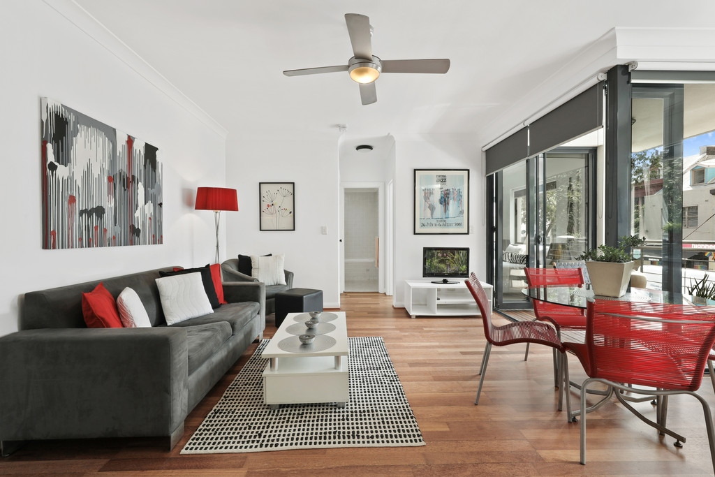 4/265-271 Crown Street, Surry Hills Sold by Raine & Horne Newtown - image 1