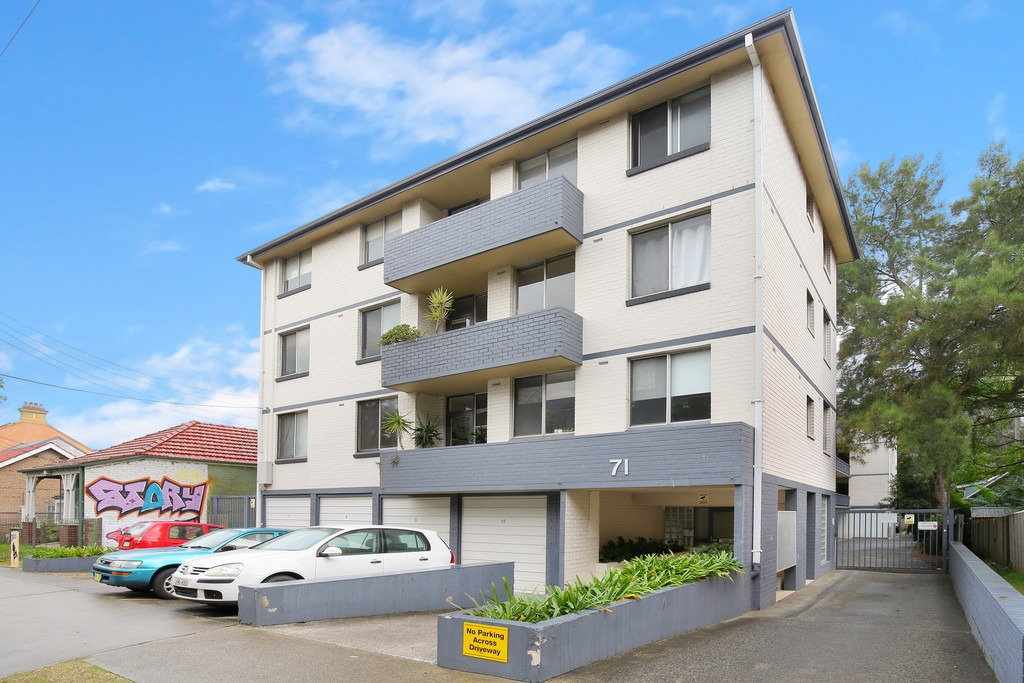 23/71 Alice Street, Newtown Sold by Raine & Horne Newtown - image 1