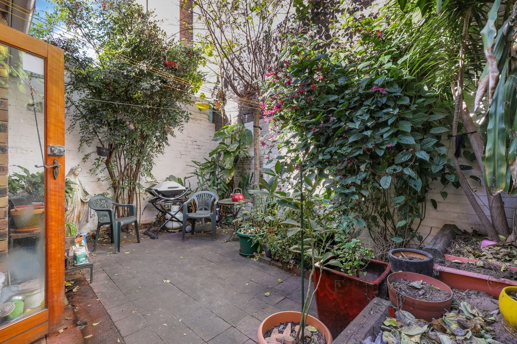 7 Dick Street, Chippendale Sold by Raine & Horne Newtown - image 1