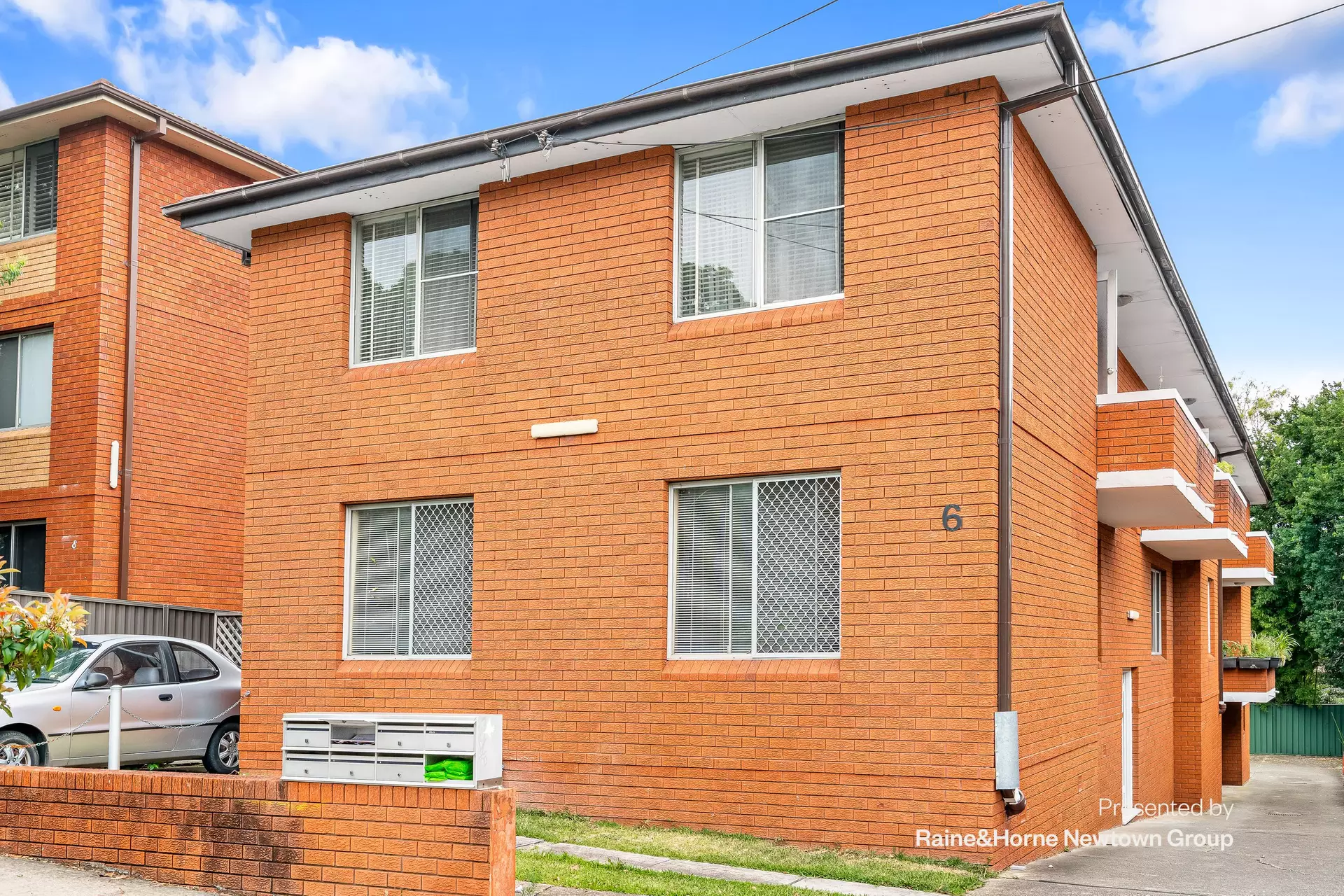 2/6 Bayley Street, Marrickville Leased by Raine & Horne Newtown - image 1