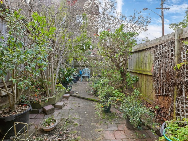 70 Newman Street, Newtown Sold by Raine & Horne Newtown - image 1