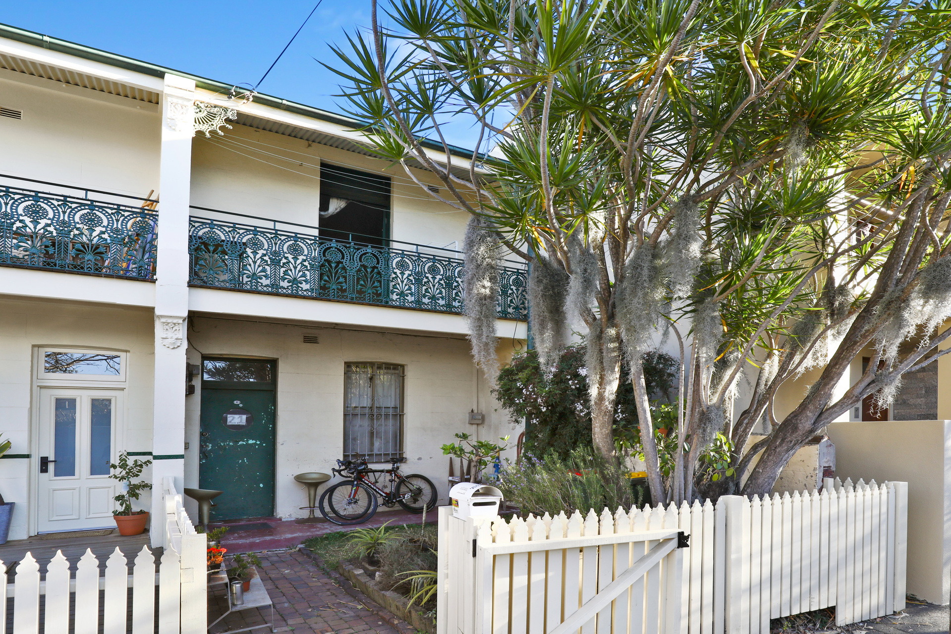 21 Macdonald Street, Erskineville Sold by Raine & Horne Newtown - image 1