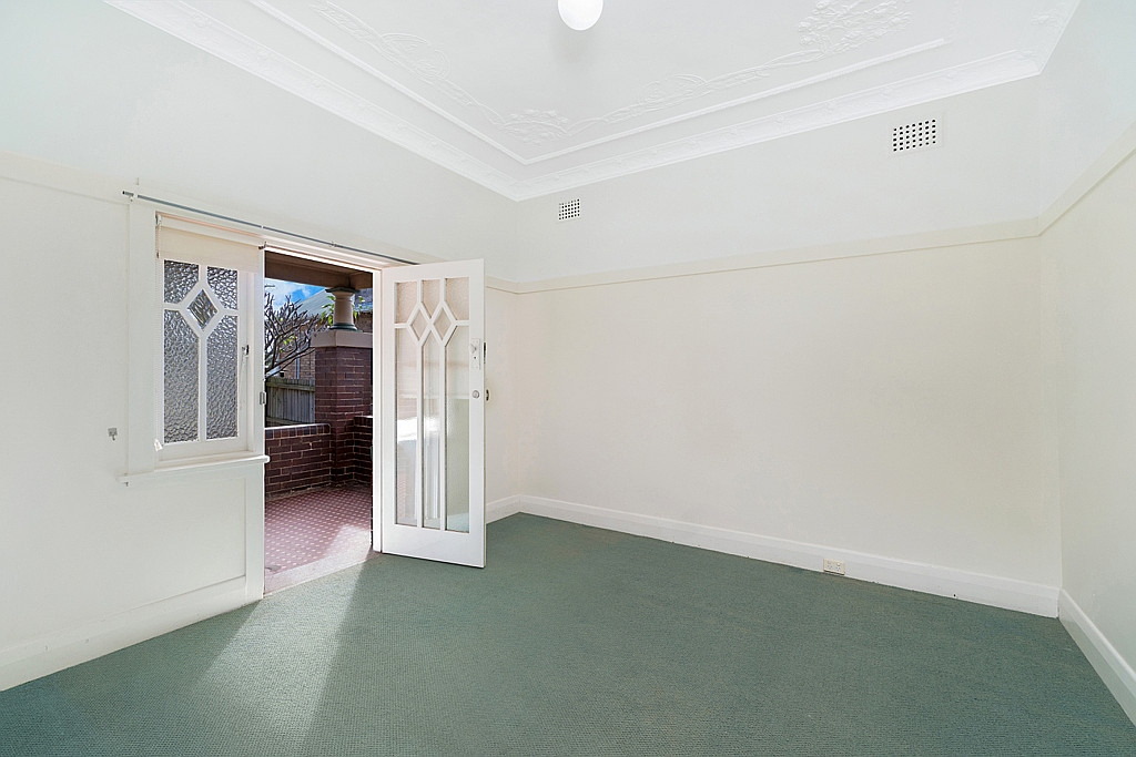 38 Margate Street, Ramsgate Leased by Raine & Horne Newtown - image 1