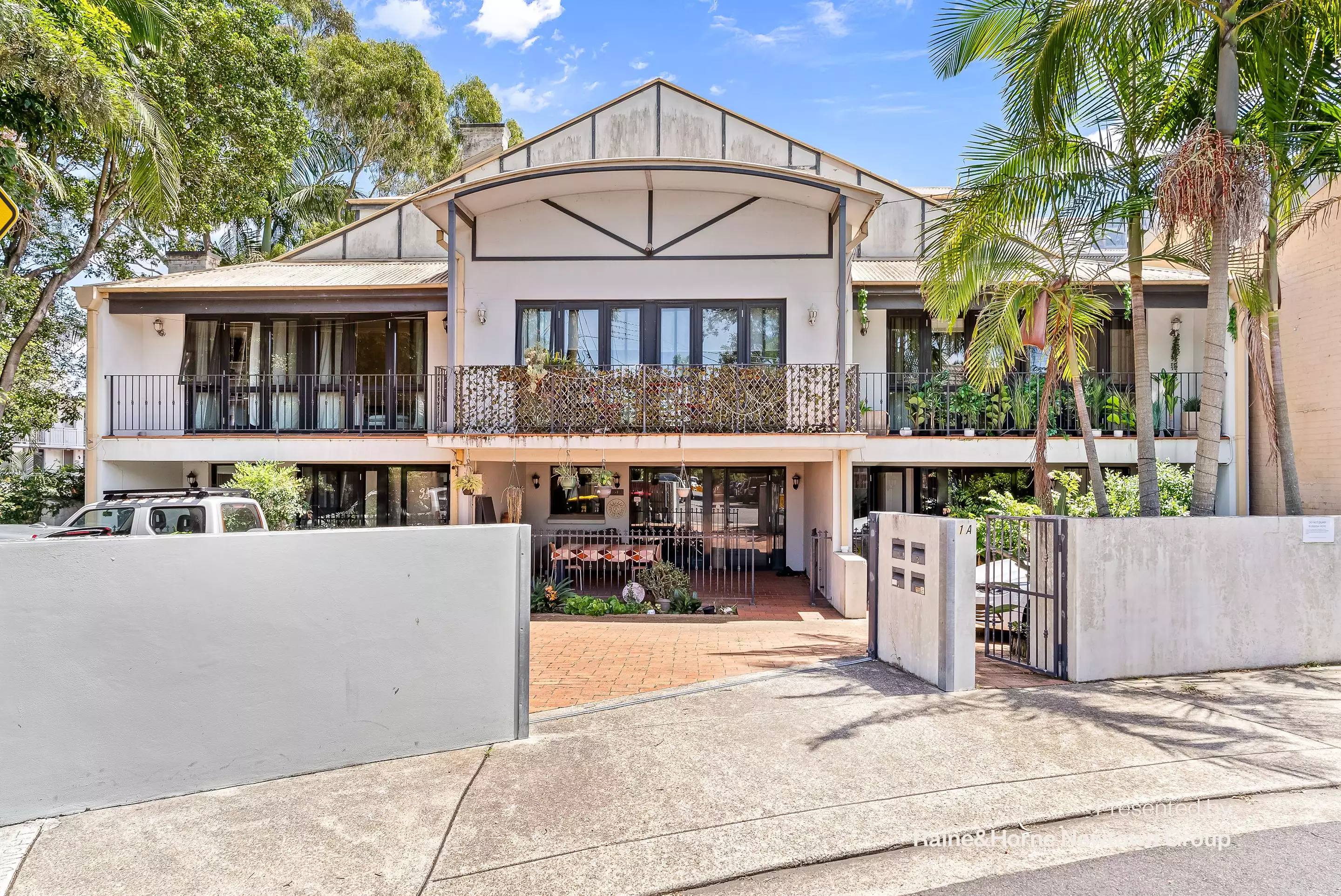 1a/1a Little Commodore Street, Newtown Leased by Raine & Horne Newtown - image 1