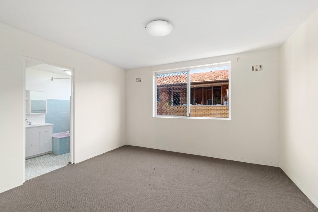 4/120 Bland Street, Ashfield Leased by Raine & Horne Newtown - image 1