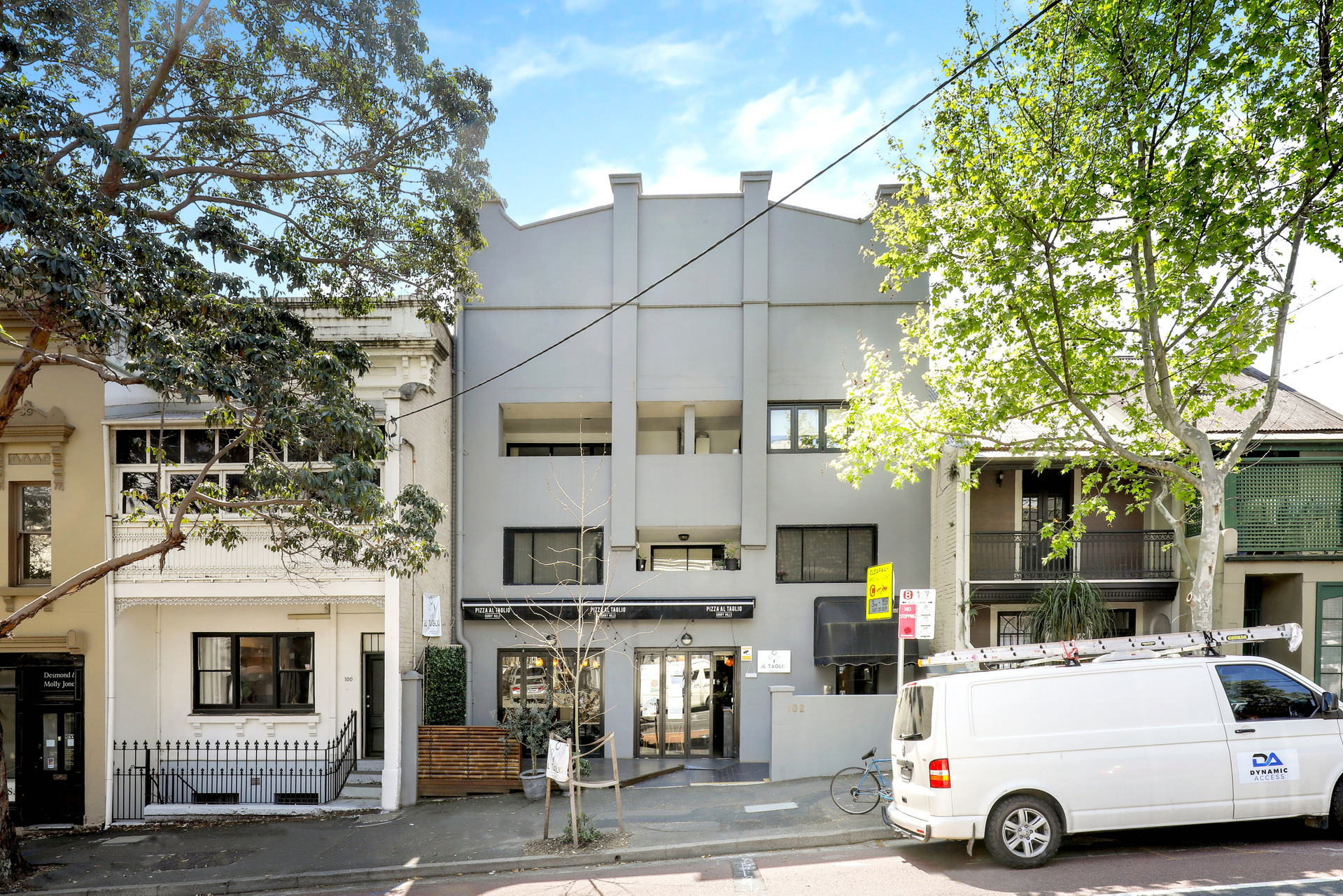 3/102 Albion Street, Surry Hills Sold by Raine & Horne Newtown - image 1