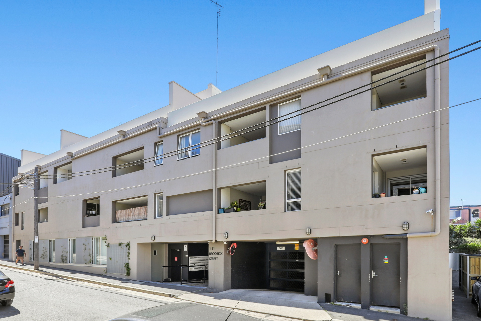 20/1-11 Brodrick Street, Camperdown Sold by Raine & Horne Newtown - image 1