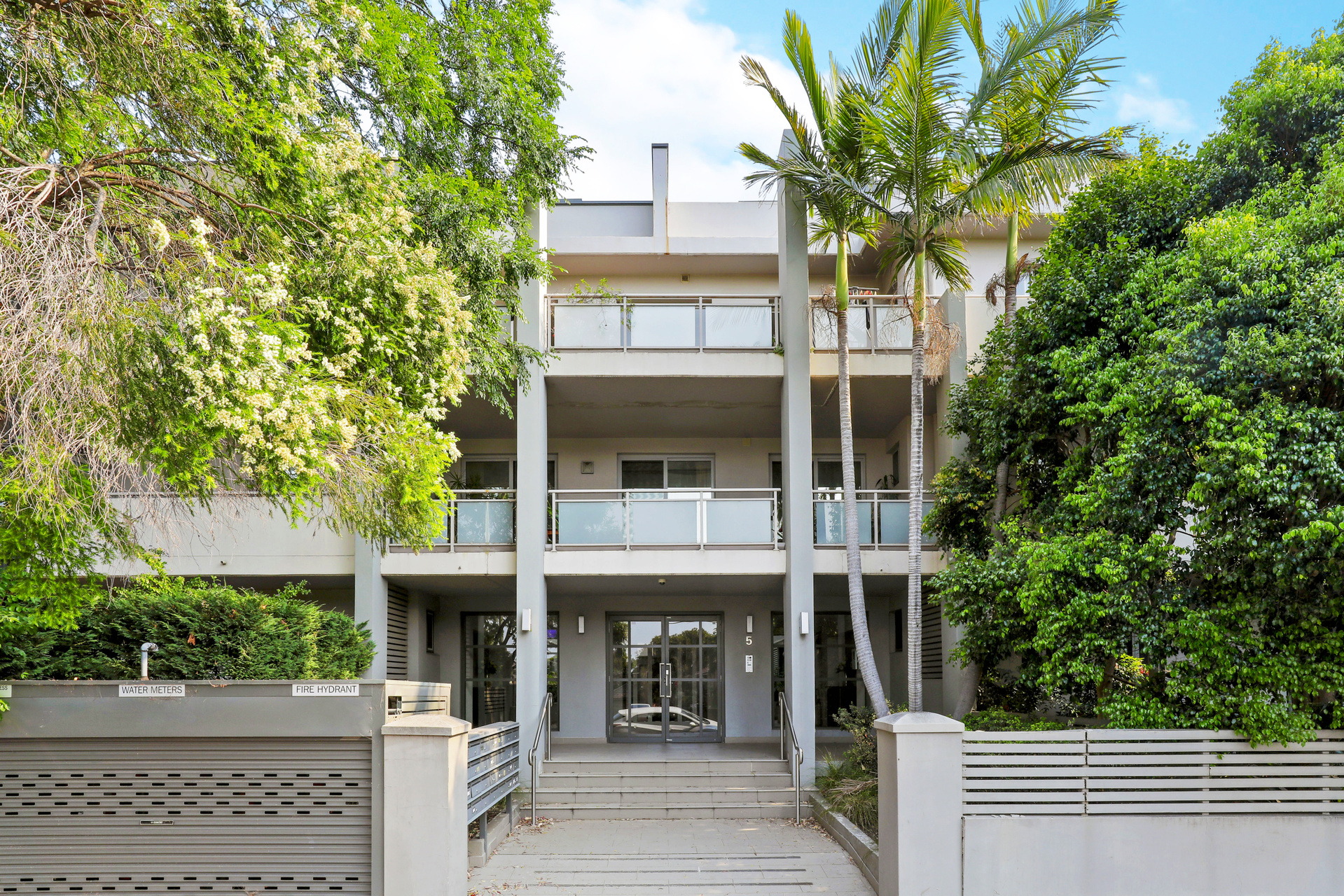 20/5 Croydon Street, Petersham Sold by Raine & Horne Newtown - image 1