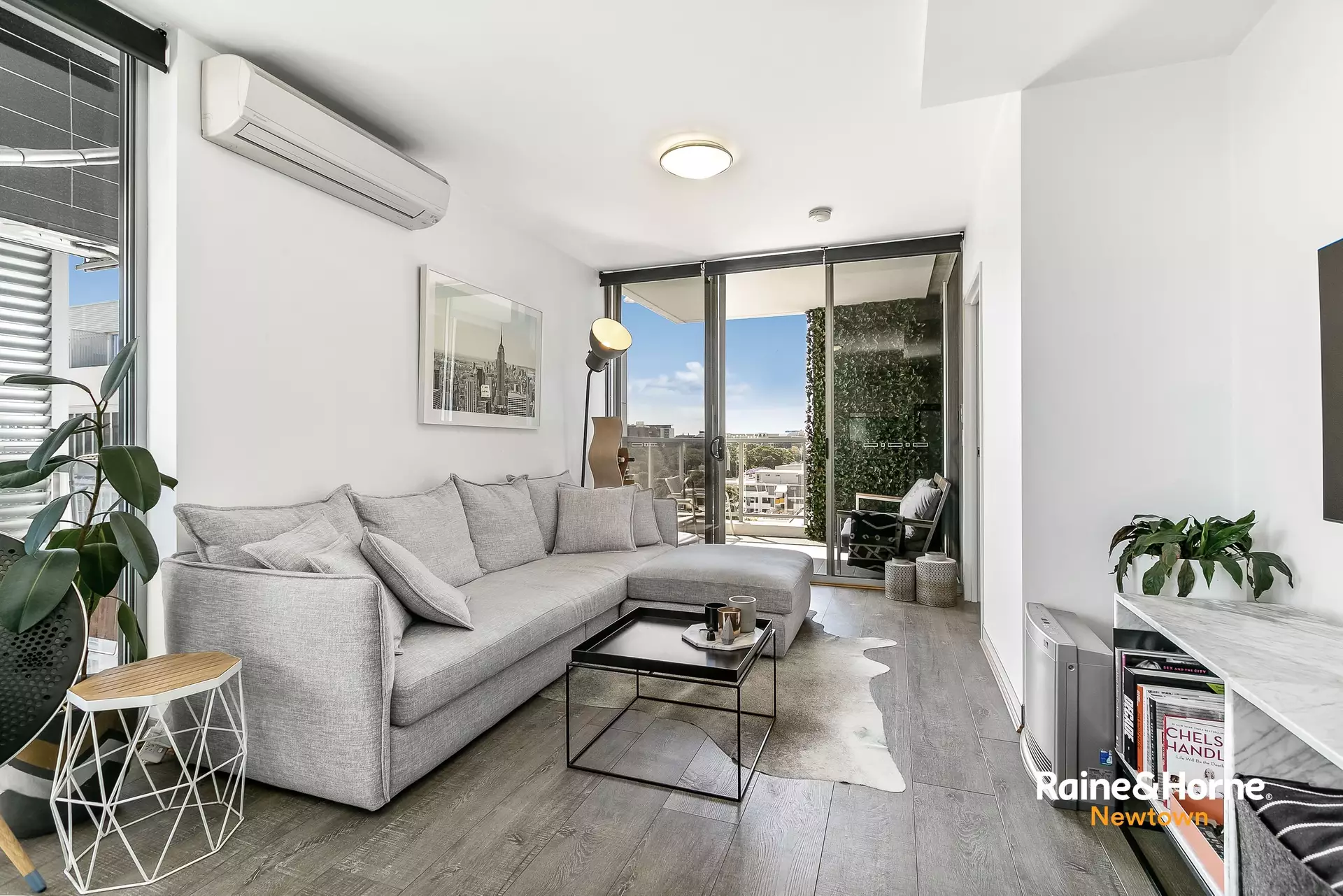 703/222 Botany Road, Alexandria Leased by Raine & Horne Newtown - image 1