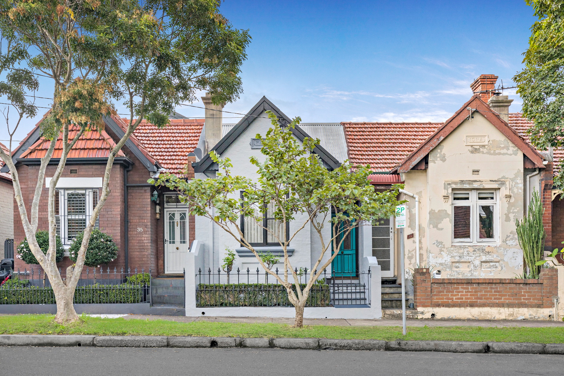 33 Roberts Street, Camperdown Leased by Raine & Horne Newtown - image 1