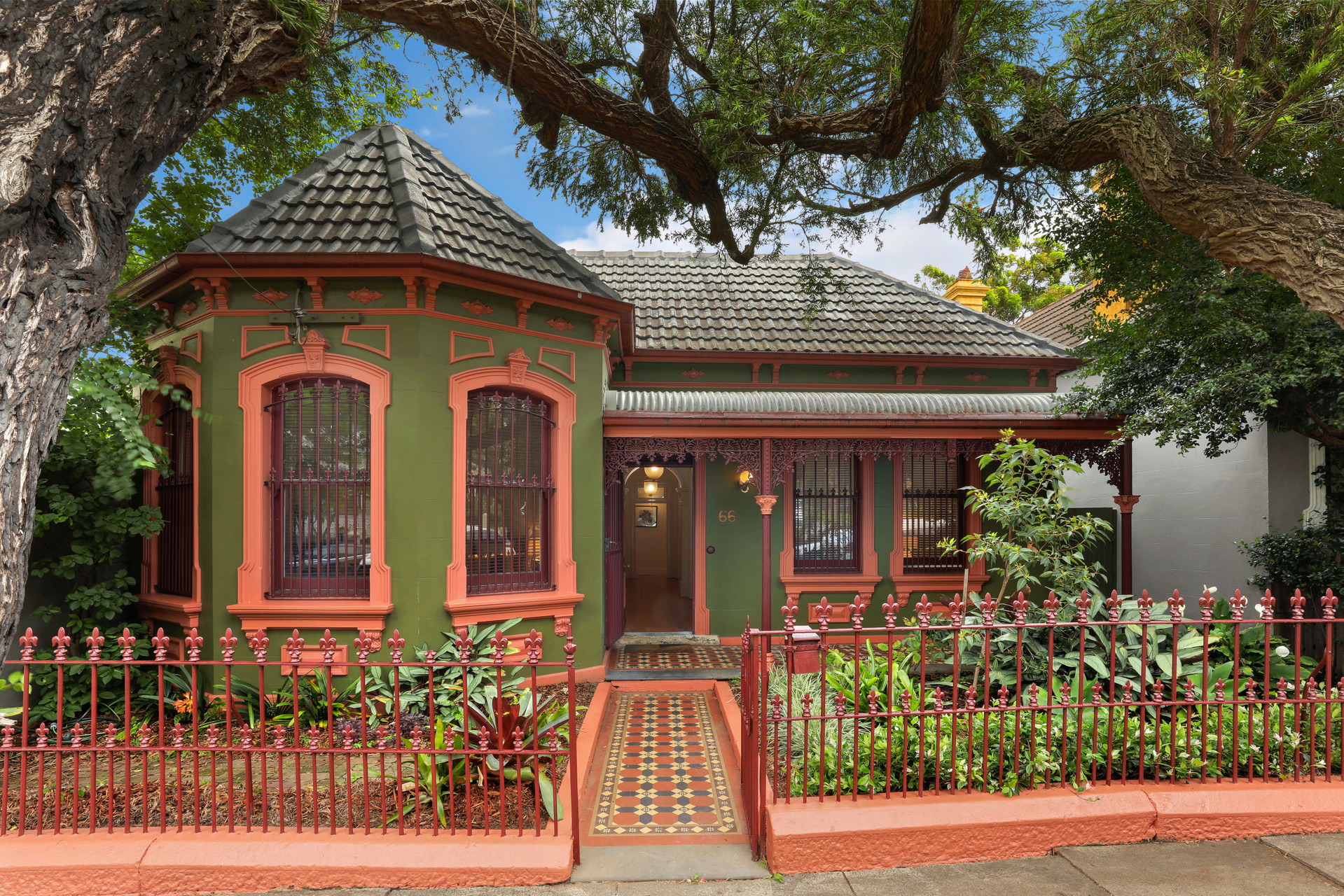 66 Audley Street, Petersham Sold by Raine & Horne Newtown - image 1