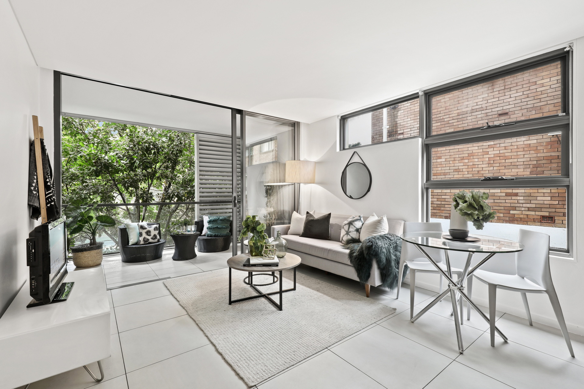 12/7-9 Alison Road, Kensington Sold by Raine & Horne Newtown - image 1