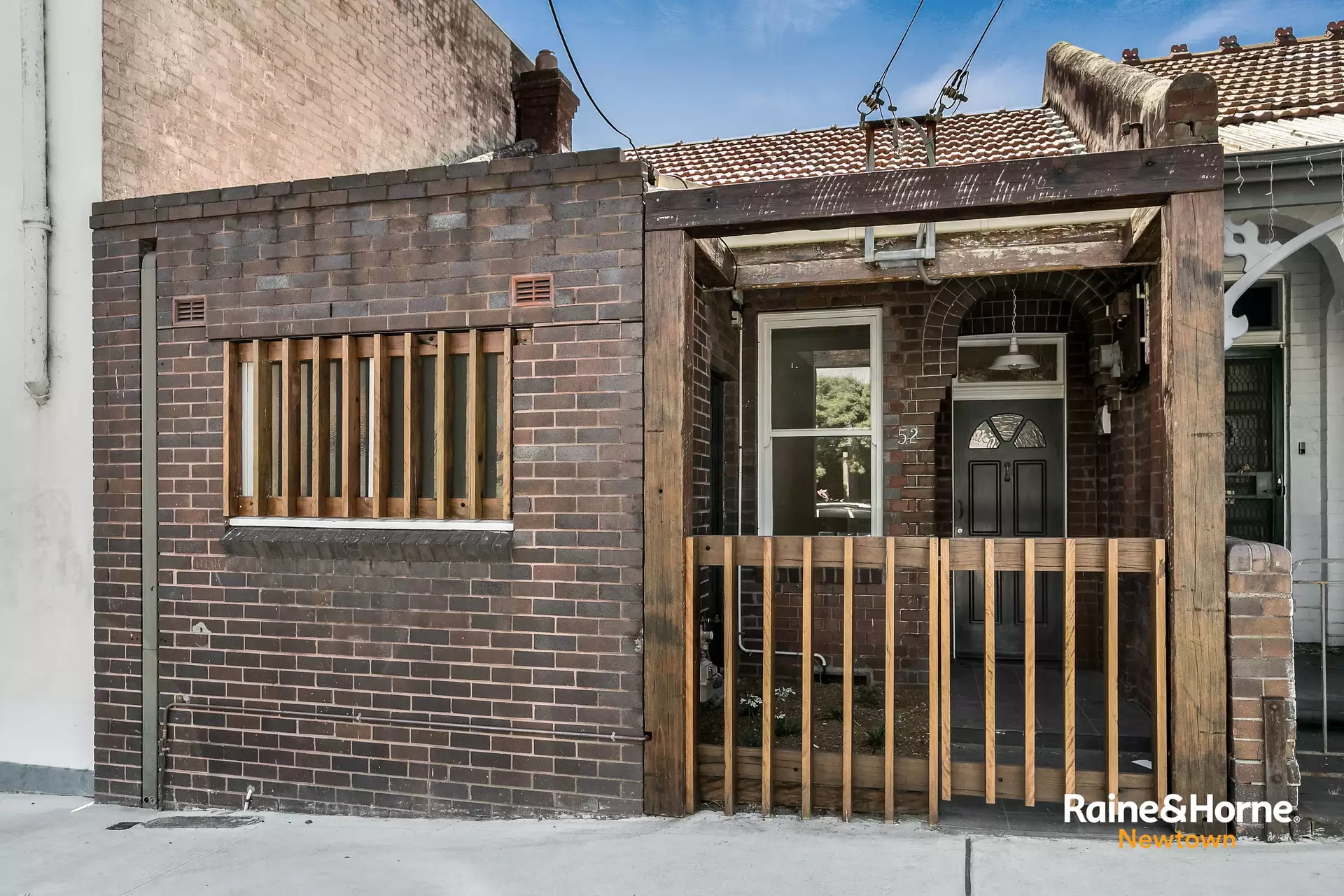 52 Australia Street, Camperdown Leased by Raine & Horne Newtown - image 1