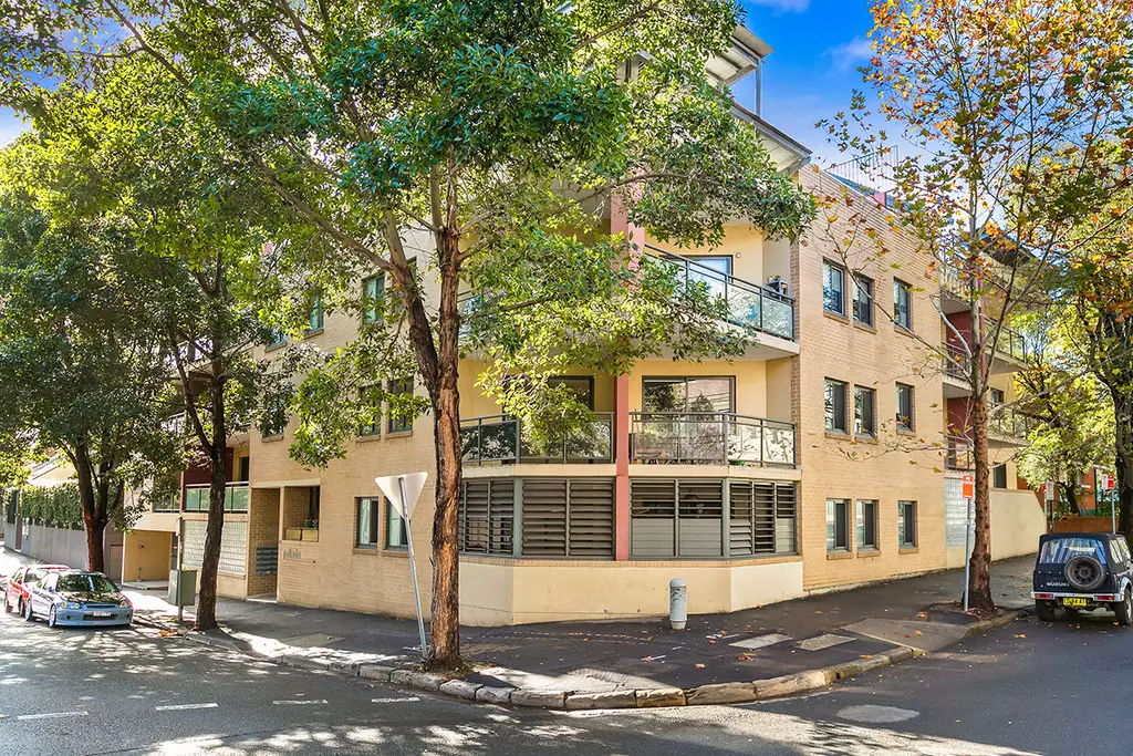 9/154 Mallett Street, Camperdown Leased by Raine & Horne Newtown - image 1